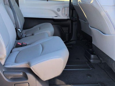 2026 Toyota SIENNA XLE XLE 8 Passenger
