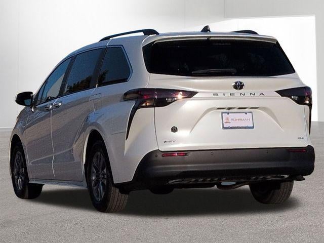 2026 Toyota SIENNA XLE XLE 8 Passenger