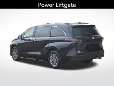 2026 Toyota Sienna XLE 8 Passenger