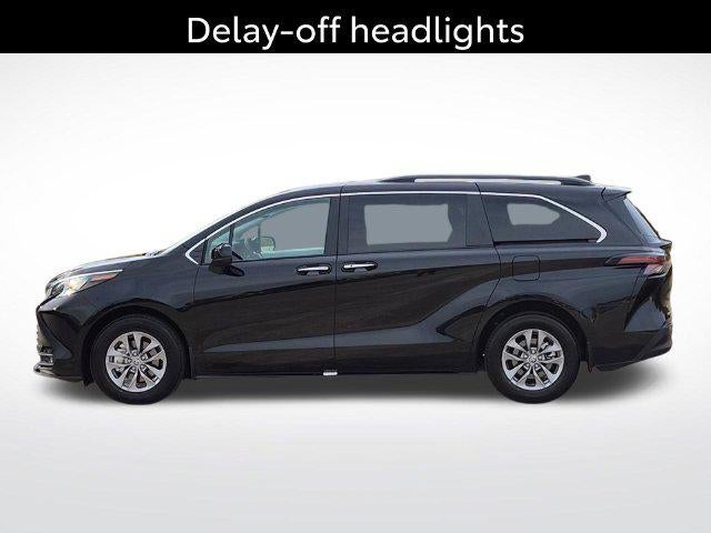 2026 Toyota Sienna XLE 8 Passenger