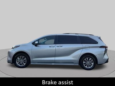 2025 Toyota Sienna XLE 8 Passenger