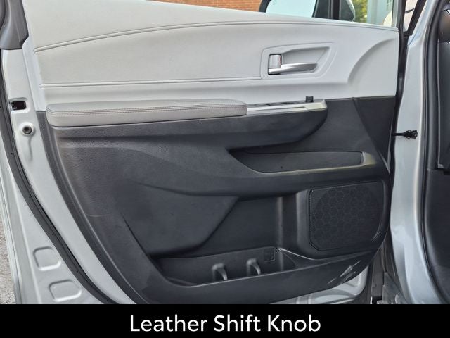2025 Toyota Sienna XLE 8 Passenger
