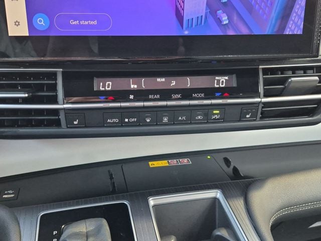2025 Toyota Sienna XLE 8 Passenger