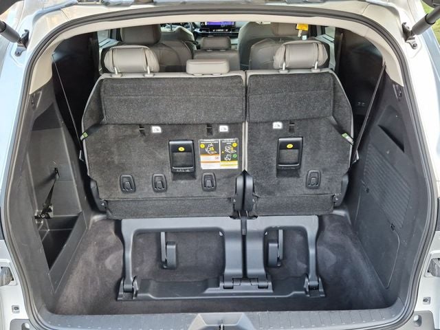 2025 Toyota Sienna XLE 8 Passenger