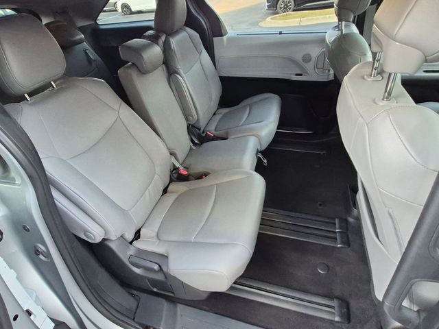 2025 Toyota Sienna XLE 8 Passenger