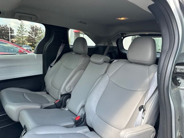 2025 Toyota Sienna XLE 8 Passenger