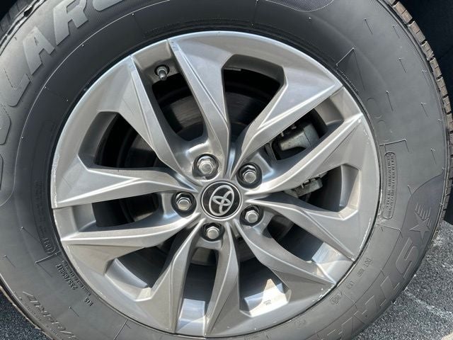 2025 Toyota Sienna XLE 8 Passenger