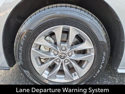 2025 Toyota Sienna XLE 8 Passenger