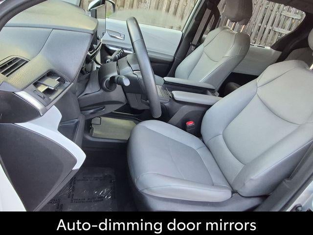 2025 Toyota Sienna XLE 8 Passenger