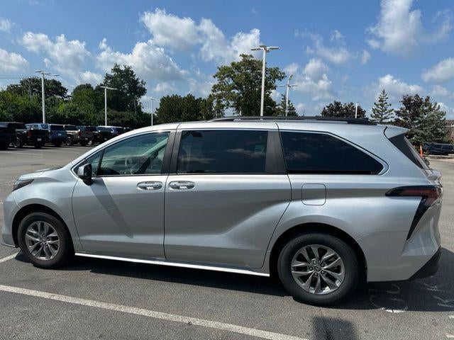 2025 Toyota Sienna XLE 8 Passenger