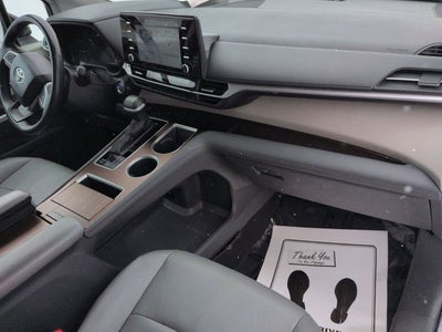 2024 Toyota SIENNA XLE XLE 8 Passenger