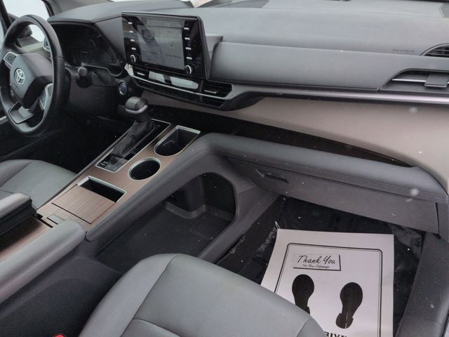 2024 Toyota SIENNA XLE XLE 8 Passenger