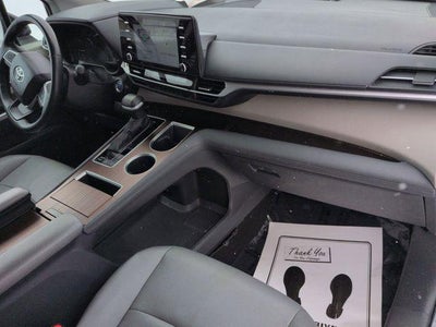 2024 Toyota SIENNA XLE XLE 8 Passenger