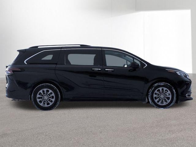 2024 Toyota SIENNA XLE XLE 8 Passenger