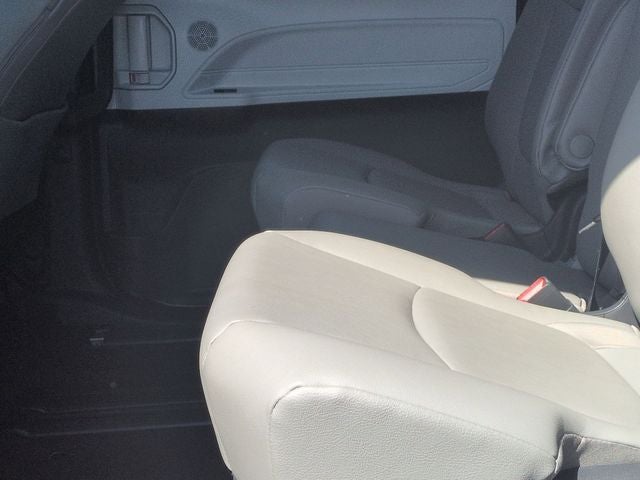 2026 Toyota SIENNA XLE XLE 8 Passenger