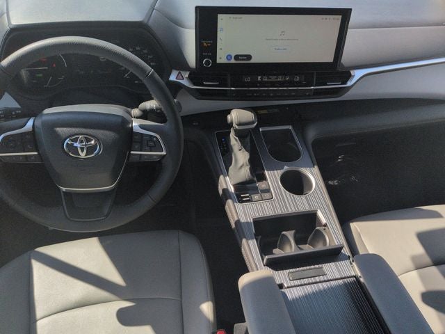 2026 Toyota SIENNA XLE XLE 8 Passenger