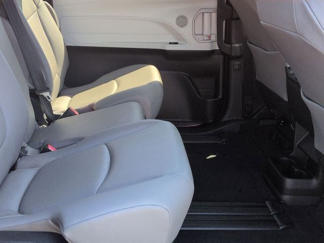 2026 Toyota SIENNA XLE XLE 8 Passenger