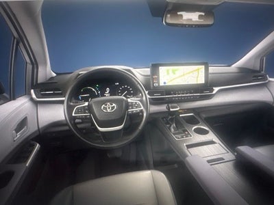 2026 Toyota SIENNA XLE XLE 8 Passenger