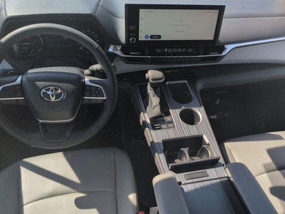 2026 Toyota SIENNA XLE XLE 8 Passenger