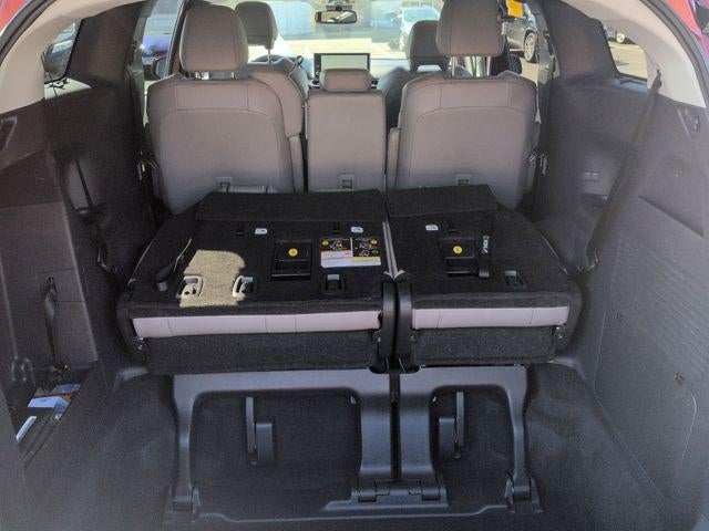 2026 Toyota SIENNA XLE XLE 8 Passenger