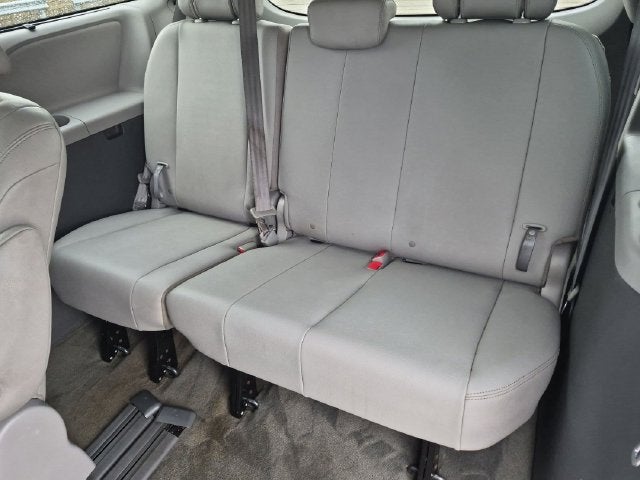 2018 Toyota Sienna XLE 8 Passenger