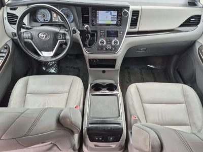 2018 Toyota Sienna XLE 8 Passenger