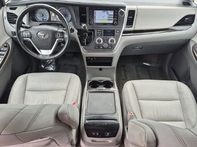 2018 Toyota Sienna XLE 8 Passenger