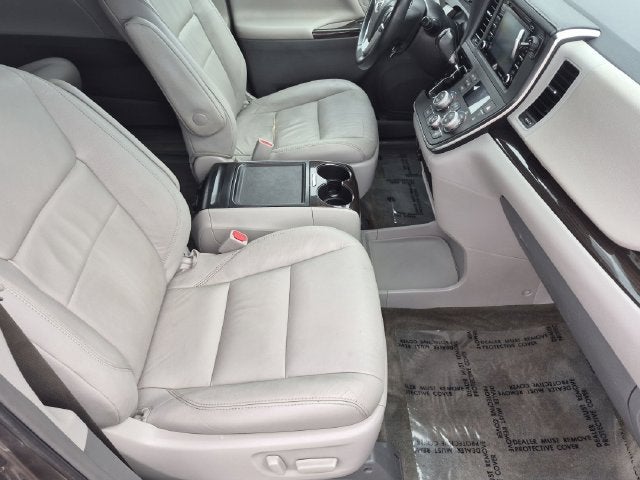 2018 Toyota Sienna XLE 8 Passenger