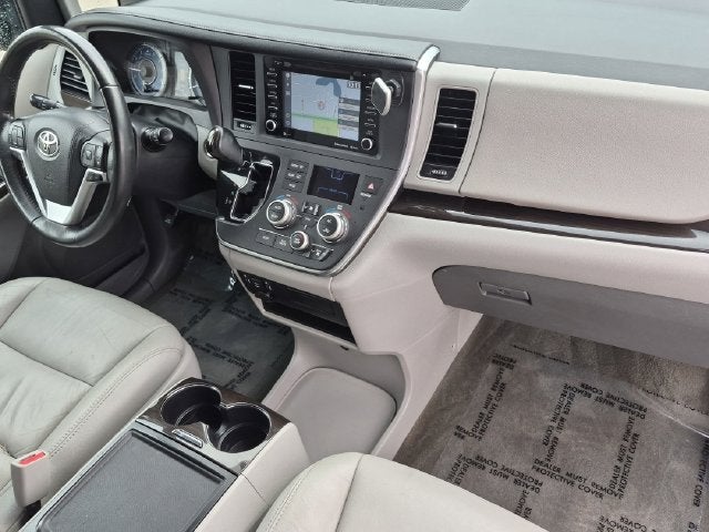 2018 Toyota Sienna XLE 8 Passenger