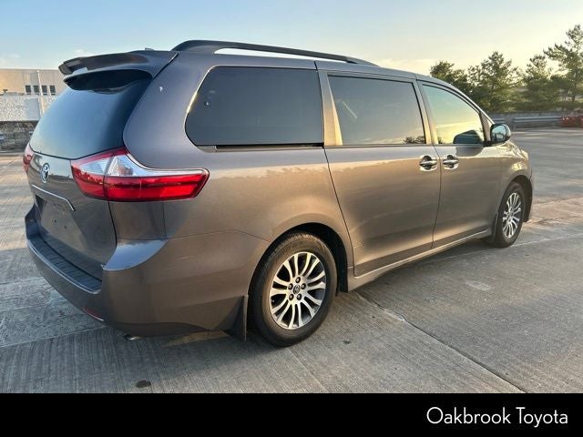 2018 Toyota Sienna XLE 8 Passenger