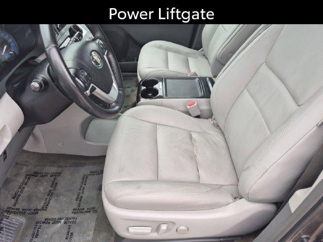 2018 Toyota Sienna XLE 8 Passenger