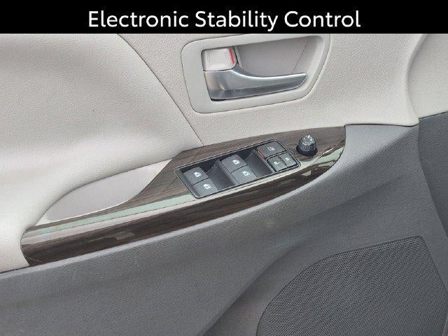 2018 Toyota Sienna XLE 8 Passenger