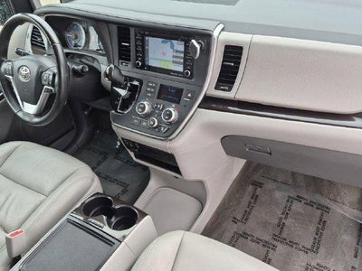 2018 Toyota Sienna XLE 8 Passenger
