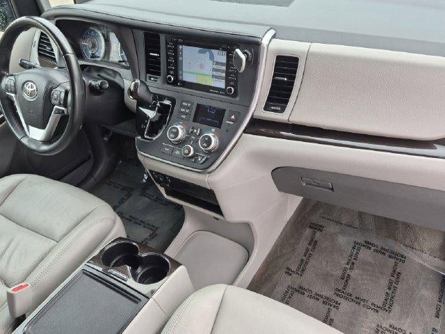 2018 Toyota Sienna XLE 8 Passenger