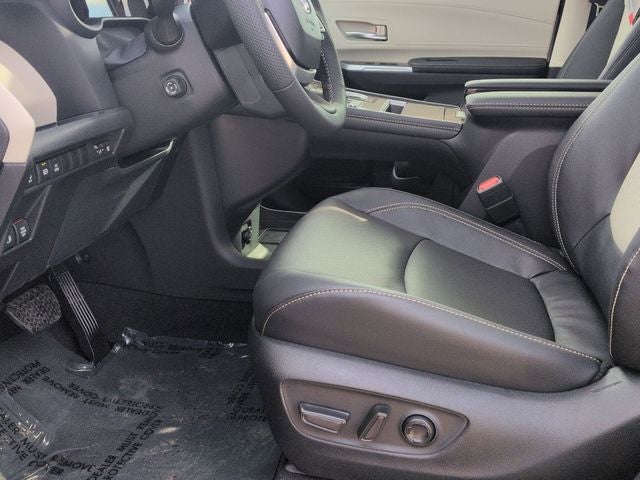 2026 Toyota SIENNA LIMITED Limited 7 Passenger