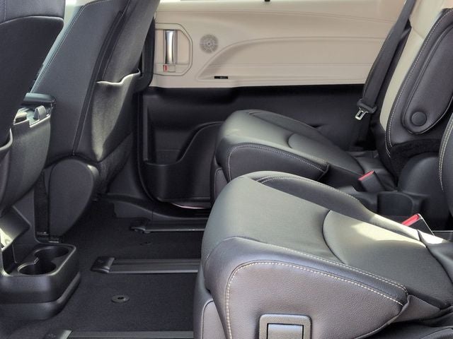 2026 Toyota SIENNA LIMITED Limited 7 Passenger