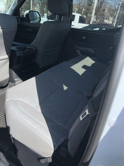 2024 Toyota TUNDRA 4X4 SR5