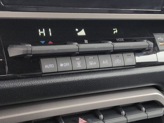 2025 Toyota TUNDRA 4X4 SR5