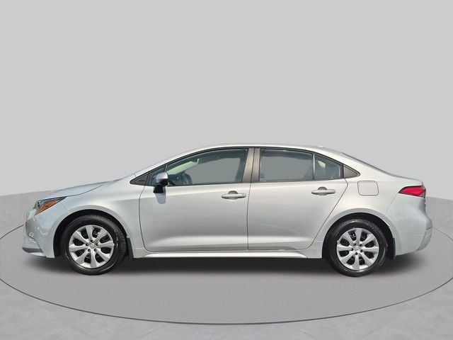 2026 Toyota Corolla LE - Photo 10