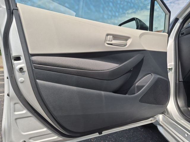 2026 Toyota Corolla LE - Photo 15