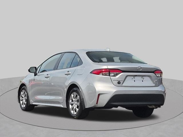 2026 Toyota Corolla LE - Photo 9