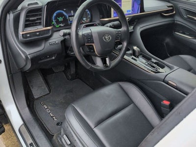 2024 Toyota CROWN Platinum