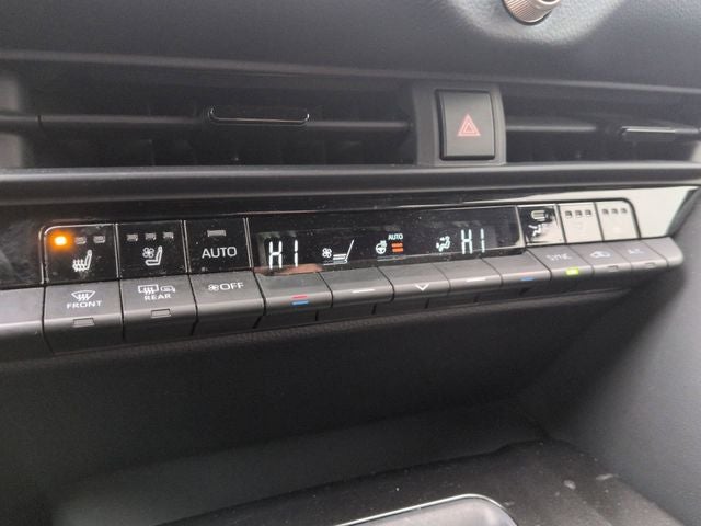 2024 Toyota CROWN Platinum