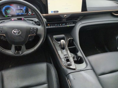 2024 Toyota CROWN Platinum