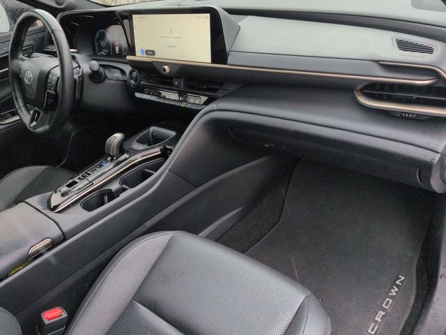 2024 Toyota CROWN Platinum