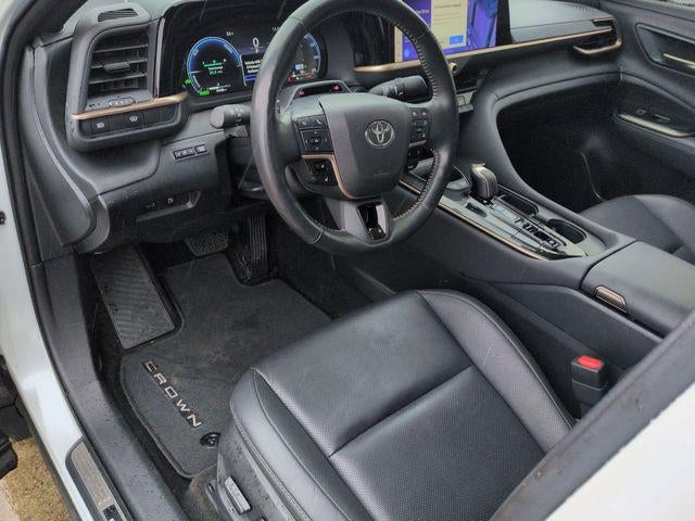 2024 Toyota CROWN Platinum