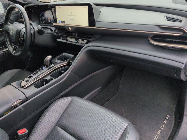 2024 Toyota CROWN Platinum