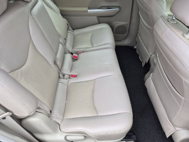 2013 Toyota PRIUS v Three