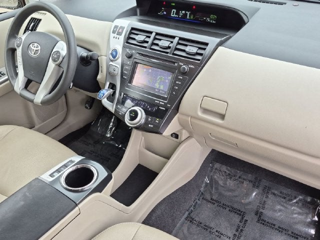 2013 Toyota PRIUS v Three