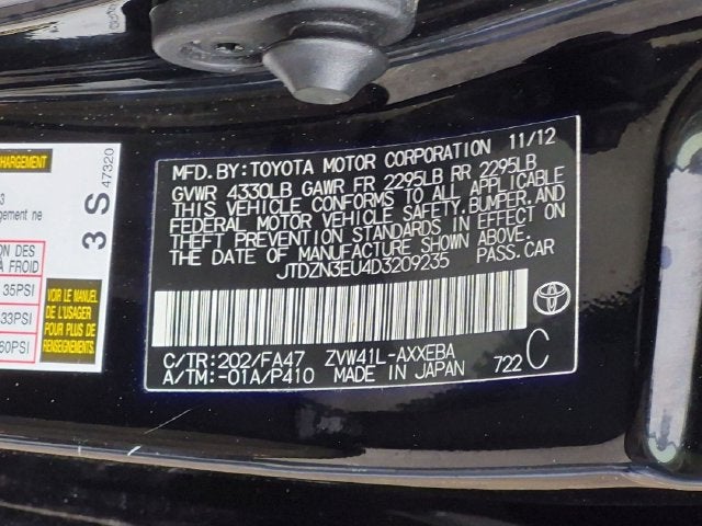 2013 Toyota PRIUS v Three